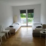Haus Mit Garten Bei Wien בית נופש Langenzersdorf