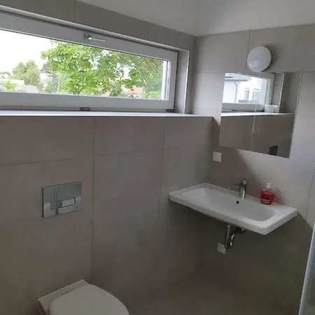 Haus Mit Garten Bei Wien Nyaraló *
