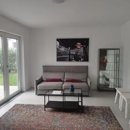 Haus Mit Garten Bei Wien Nyaraló Langenzersdorf